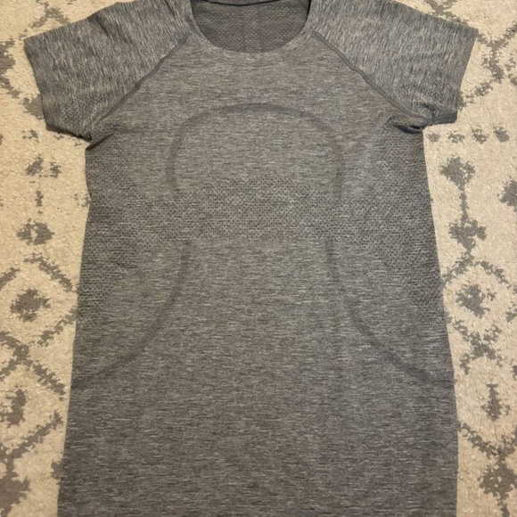 Lululemon Swiftly Tech Short Sleeve - Picture 1 of 2